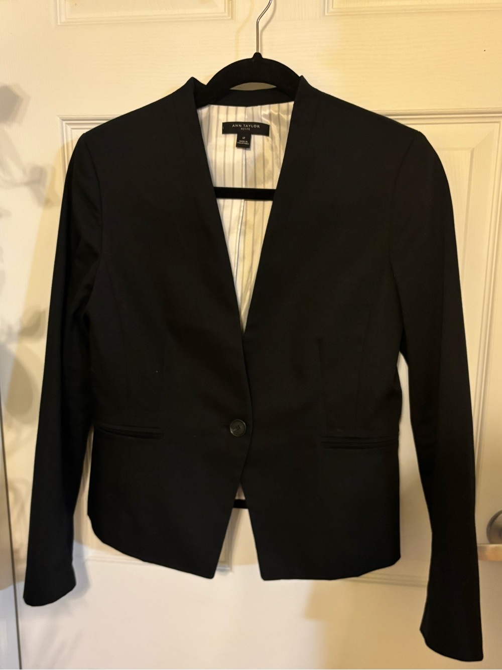 NWOT Ann Taylor Petite Black Tailored One-Button Blazer